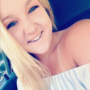 Meet your Posher, Kayla